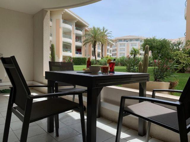 Location Port Frejus, Bord De Mer المظهر الخارجي الصورة